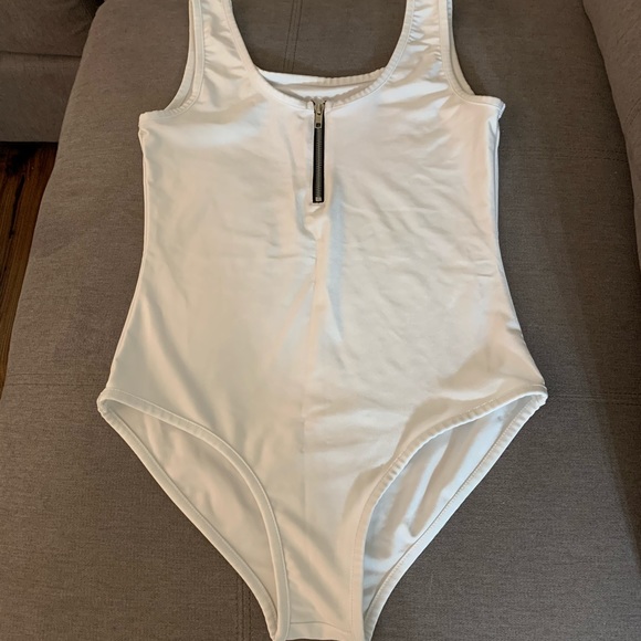iHeartRaves Other - IHeartRaves White Bodysuit